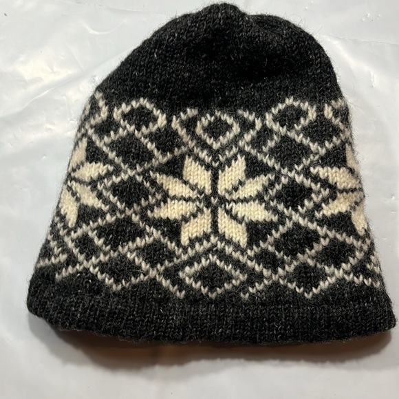 SNOWFLAKE white gray wool knit ski HAT CAP BEANIE Unisex Winter Nepal made OS - Picture 3 of 7